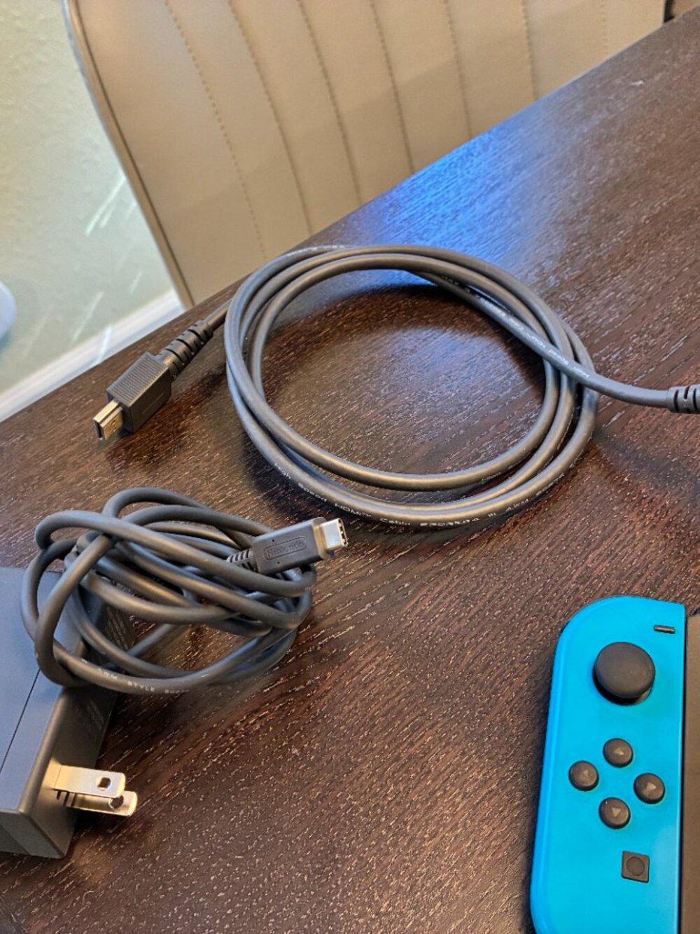Nintendo Switch 1 Bundle - Picture 2 of 11